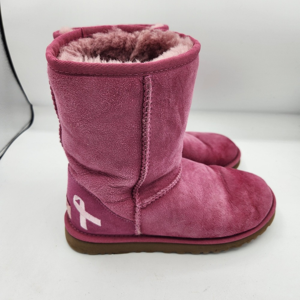 UGG Australia Classic Short Raspberry Suede Leather Boots Womens Size 5 Ribbon